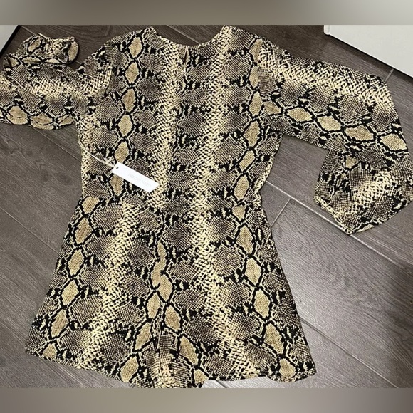 Shorts romper, one piece w/ long sleeves in snakeskin by Harper Wren - Picture 2 of 8